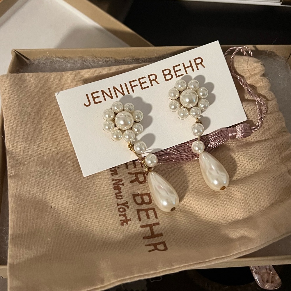 NWT JENNIFER BEHR Alita faux pearl drop earrings